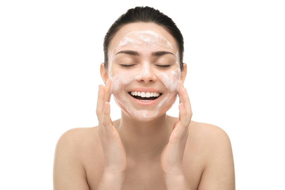 BIODERMA jaunums taukainas, piņņu skartas ādas intensīvai attīrīšanai